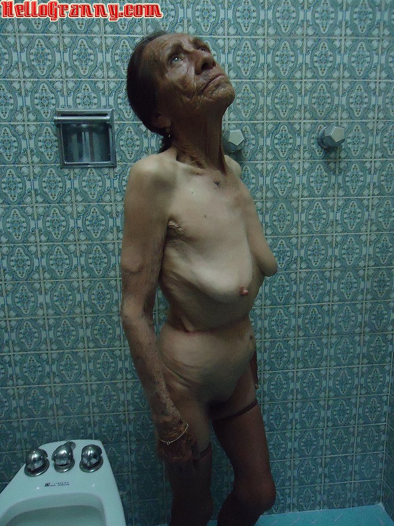 Old woman with shaved pussy