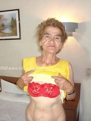 Saggy tits and wrinkles granny buts