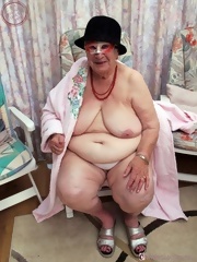 Wrinkled chubby granny and her big sagging tits